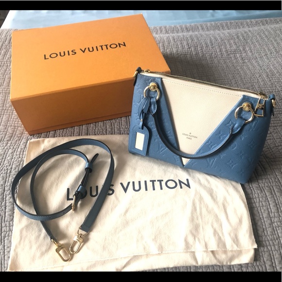 2019 LV V Tote BB - Picture 1 of 12
